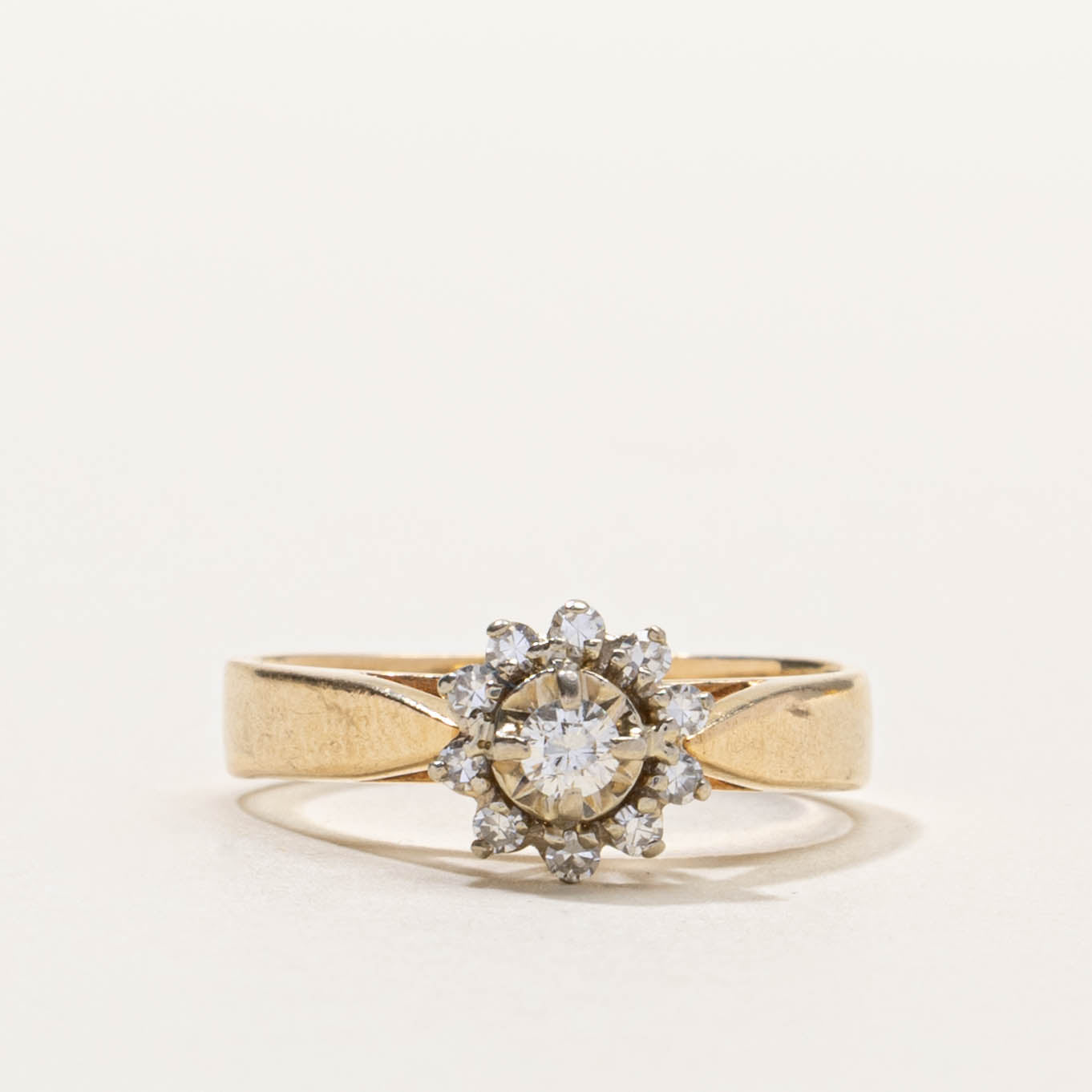 14k Illusion Set Diamond Petal Halo Ring | 0.19ctw | SZ 7
