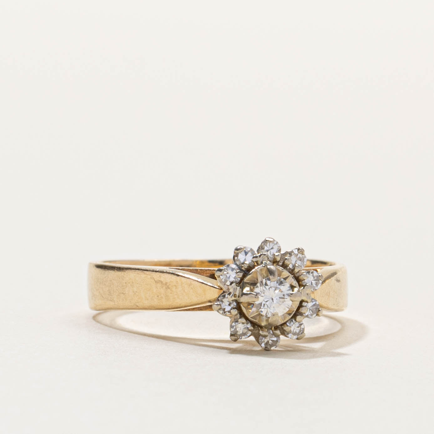 14k Illusion Set Diamond Petal Halo Ring | 0.19ctw | SZ 7