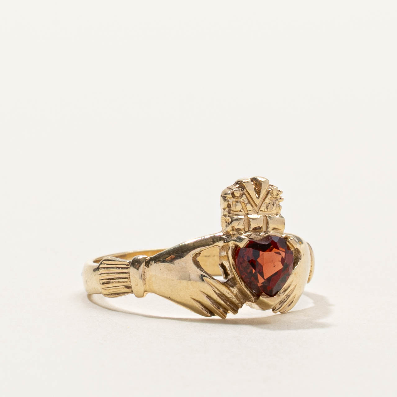 1989 Dublin 9k Garnet Claddagh Ring | SZ 6.25