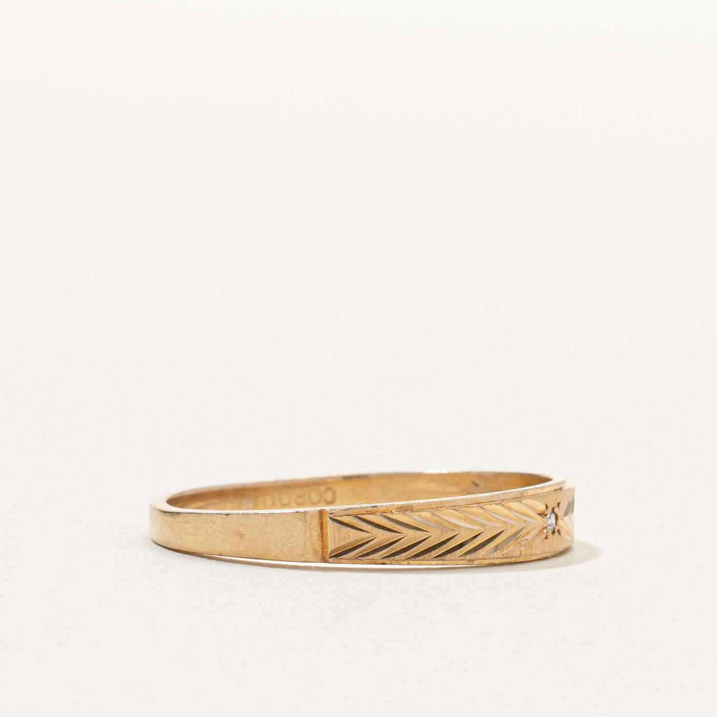 10k Star Set Diamond Engraved Band | SZ 10.5