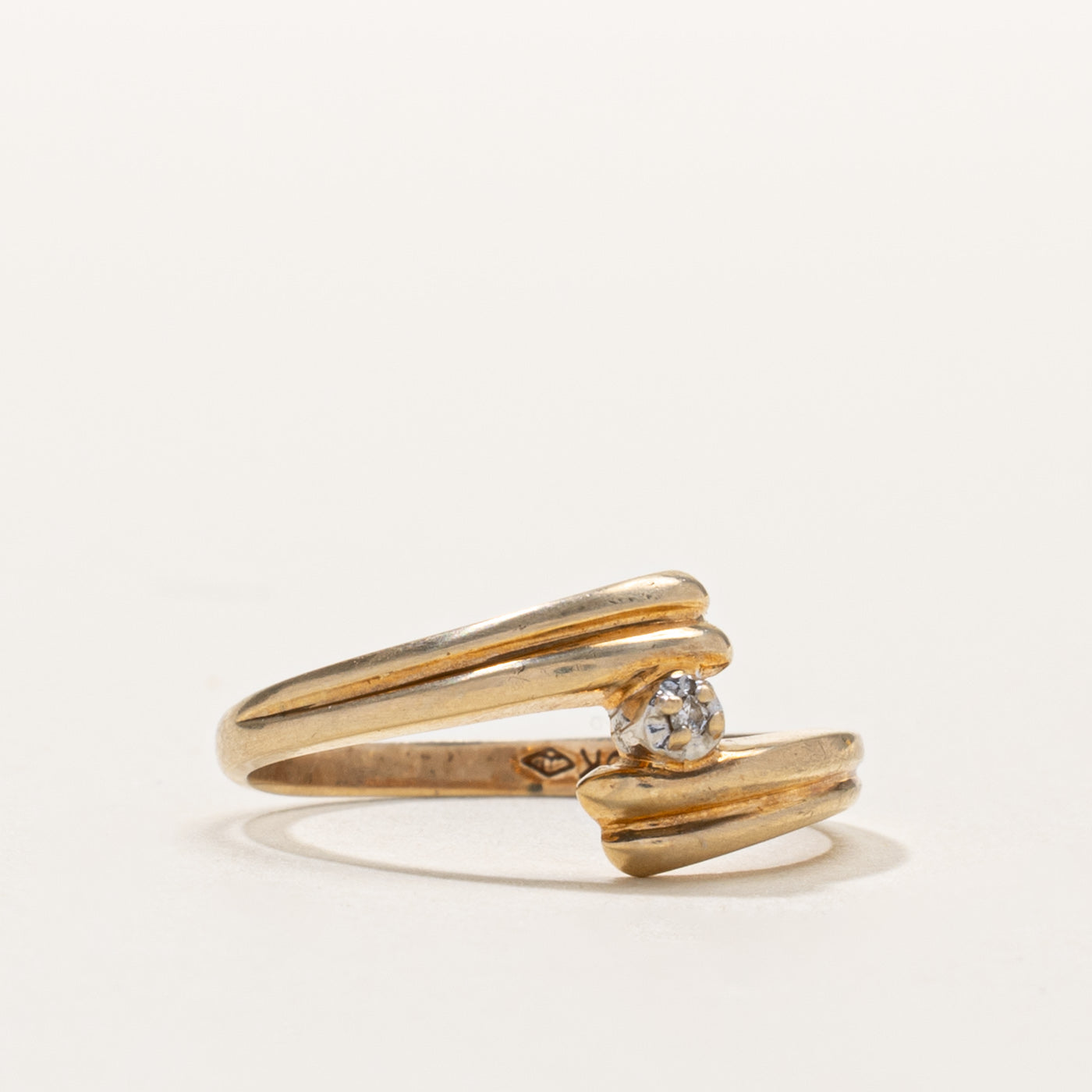 10k Diamond Grooved Bypass Ring | SZ 6.75