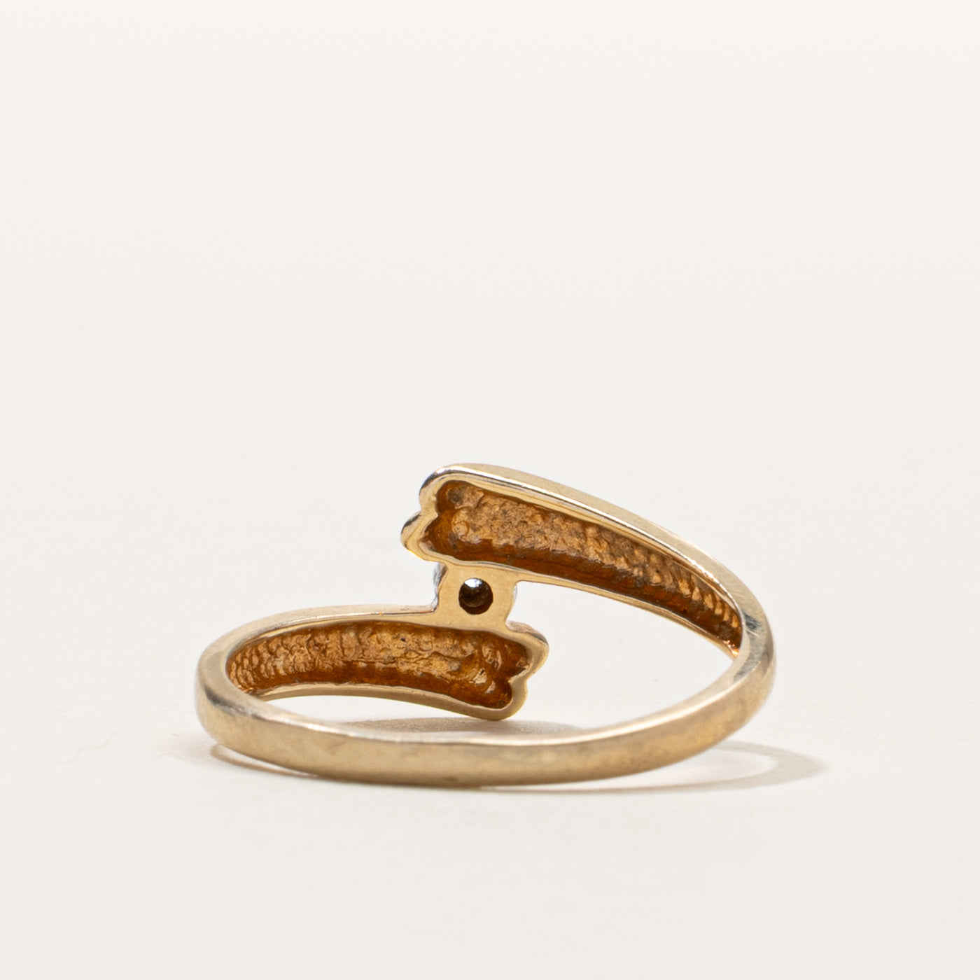 10k Diamond Grooved Bypass Ring | SZ 6.75