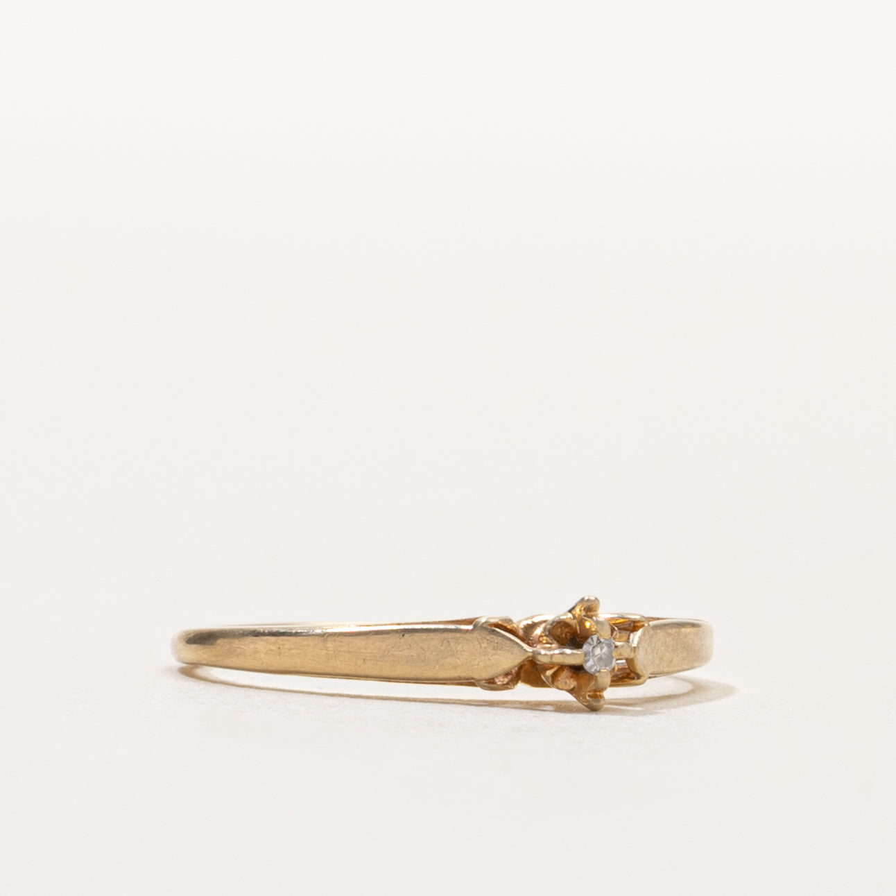 10k Diamond Petite Floral Ring | SZ 5