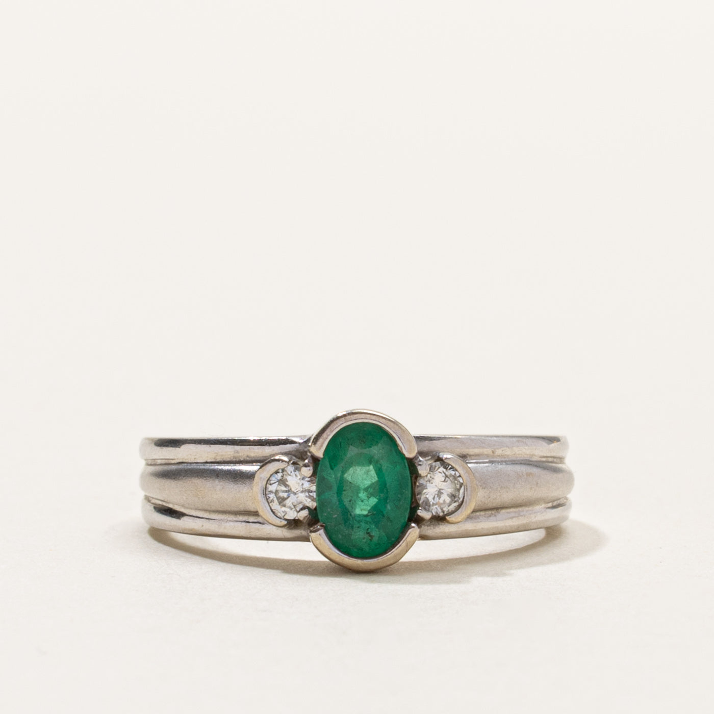 10k Semi Bezel Set Emerald & Diamond Grooved Ring | SZ 6