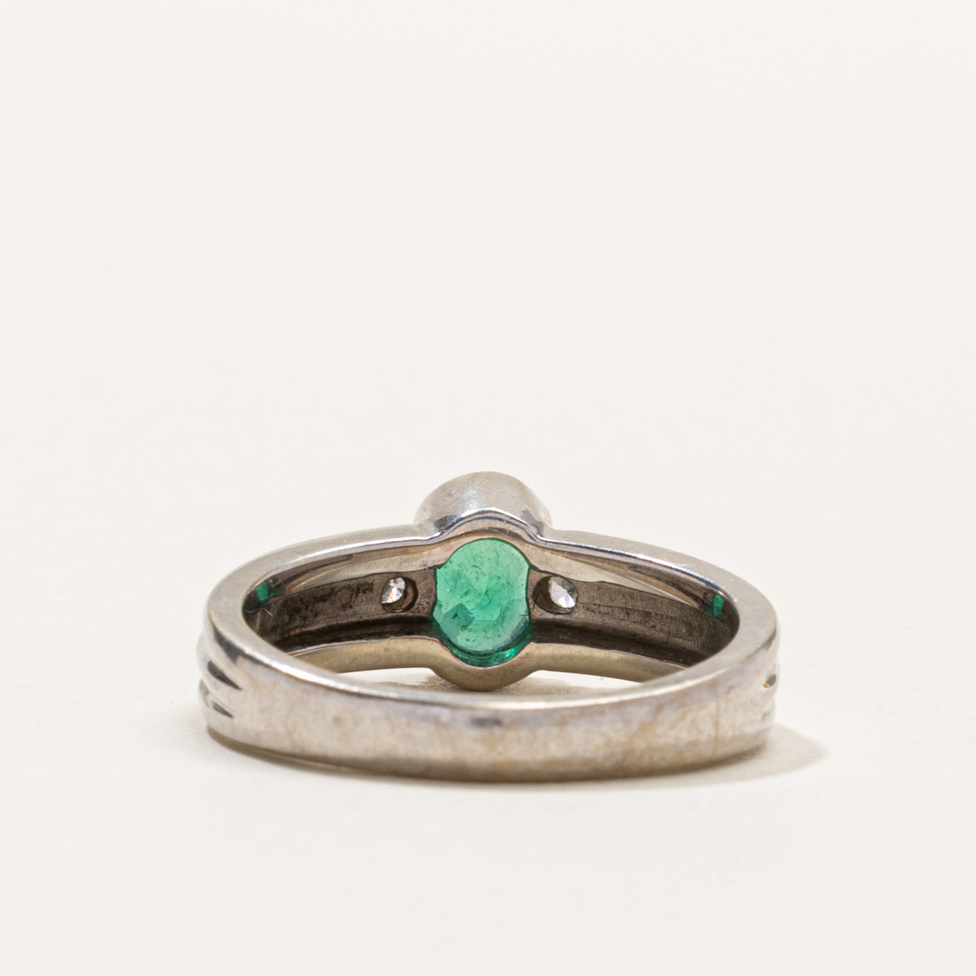 10k Semi Bezel Set Emerald & Diamond Grooved Ring | SZ 6