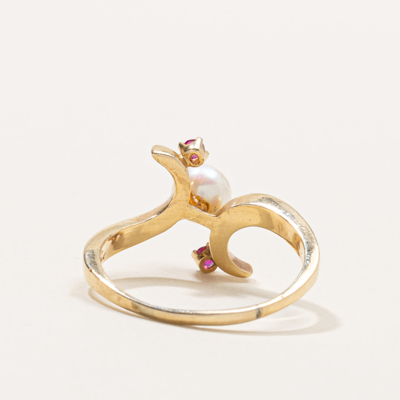 14k Pearl & Synthetic Ruby Curved Bypass Ring | SZ 9.75