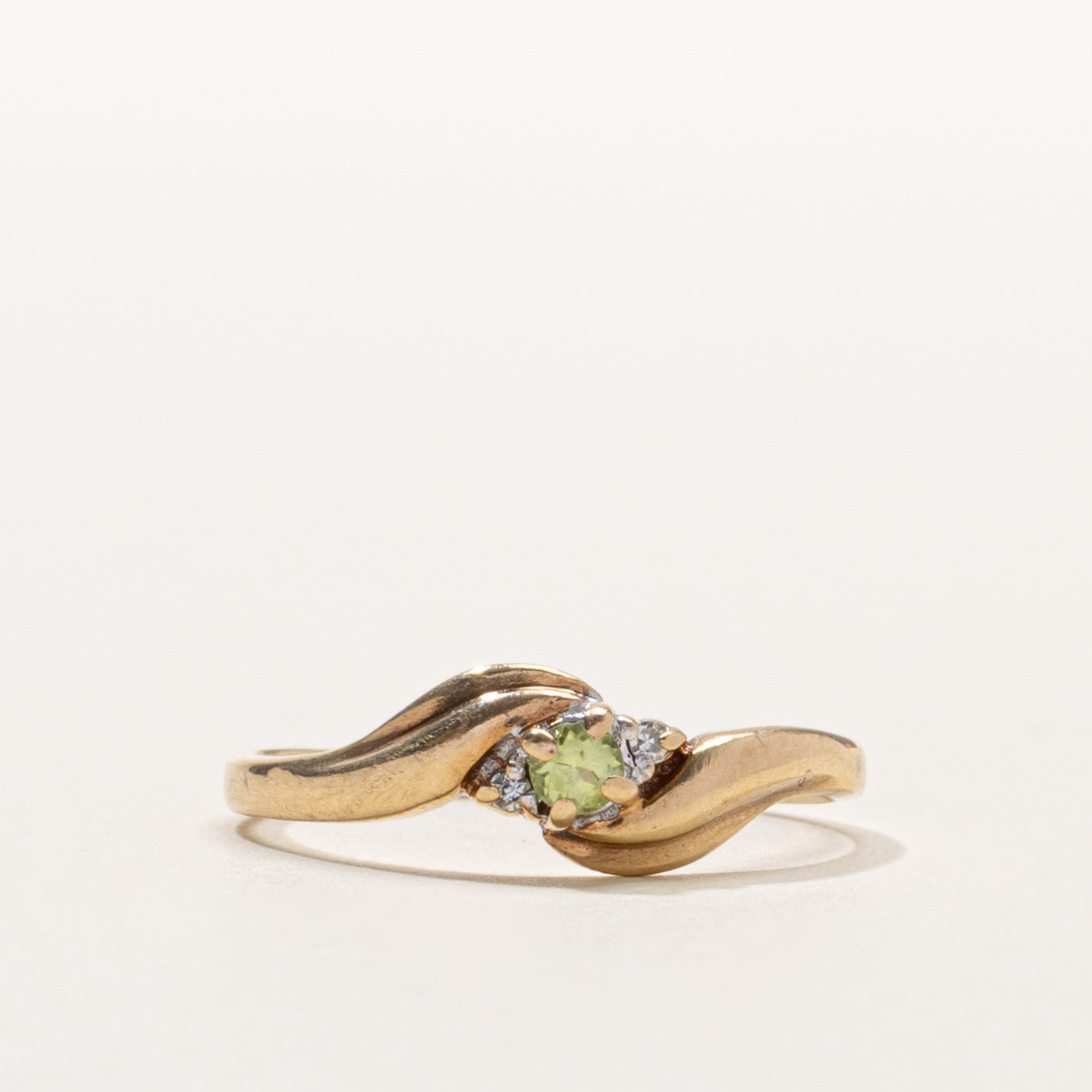 10k Peridot & Diamond Wave Bypass Ring | SZ 7.75