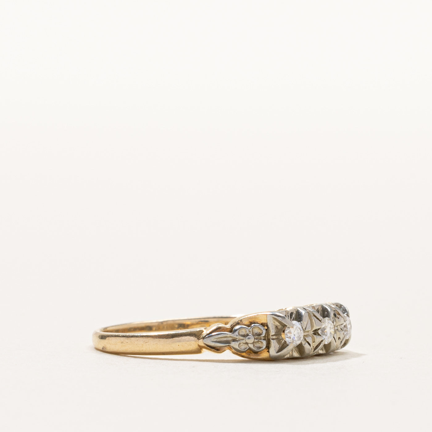 14k Illusion Set Three Stone Diamond Engraved Ring | SZ 6.75