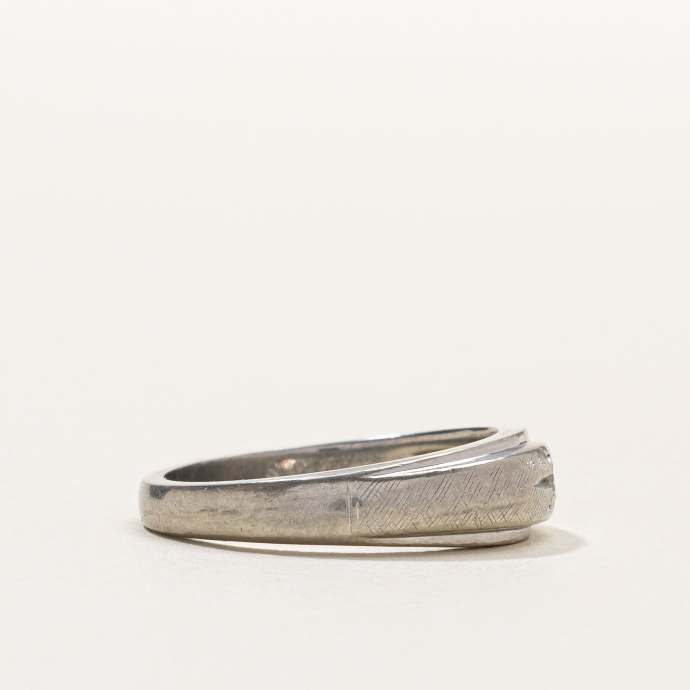 14k White Gold Star Set Diamond Band | SZ 5.75