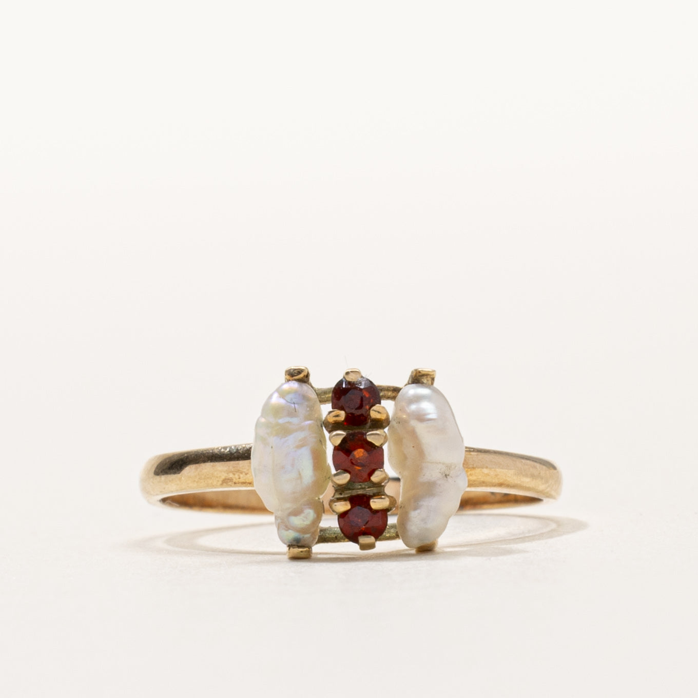 14k Garnet Column & Pearl Ring | SZ 6.25