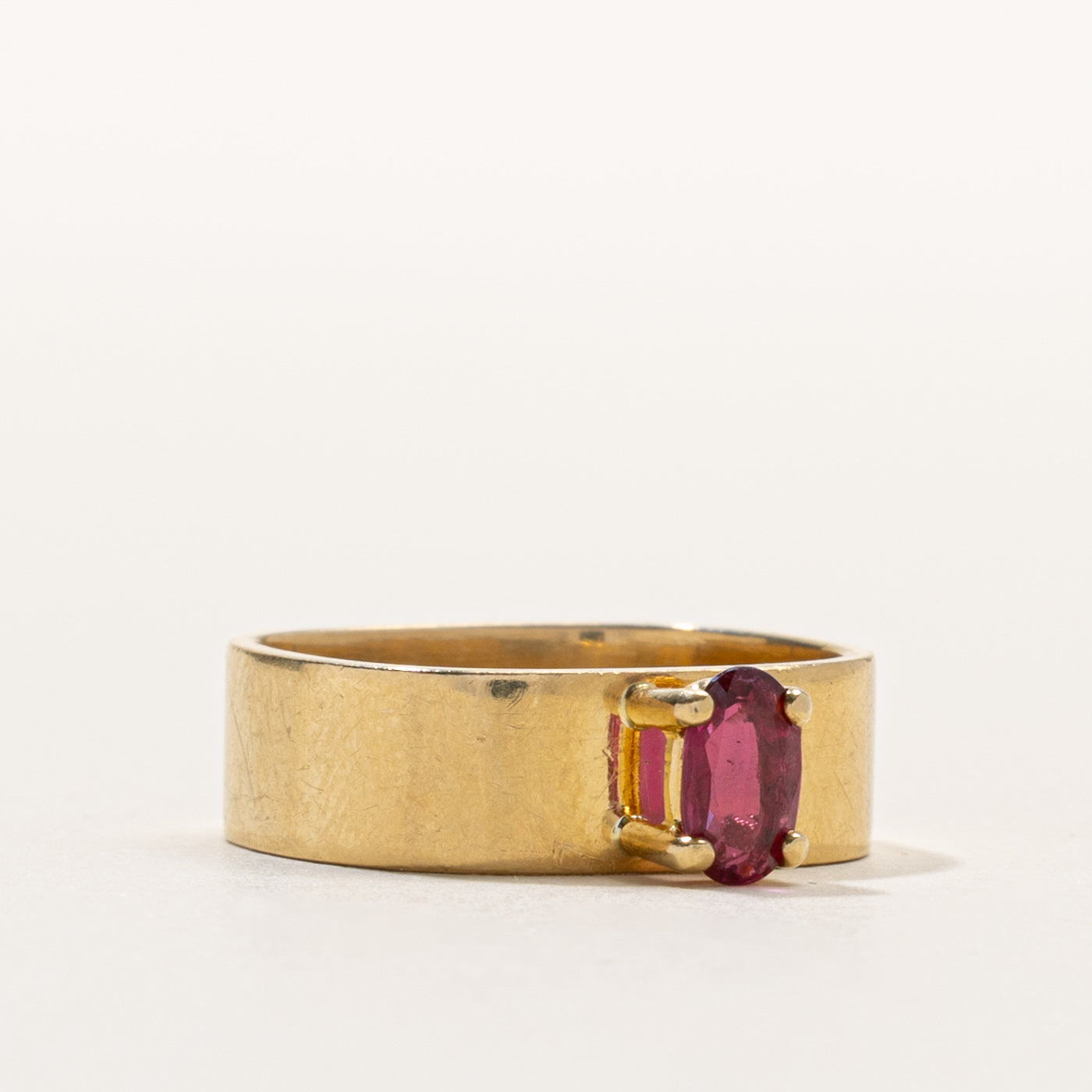 18k Oval Cut Ruby Soft Square Band | 6.05mm | SZ 6