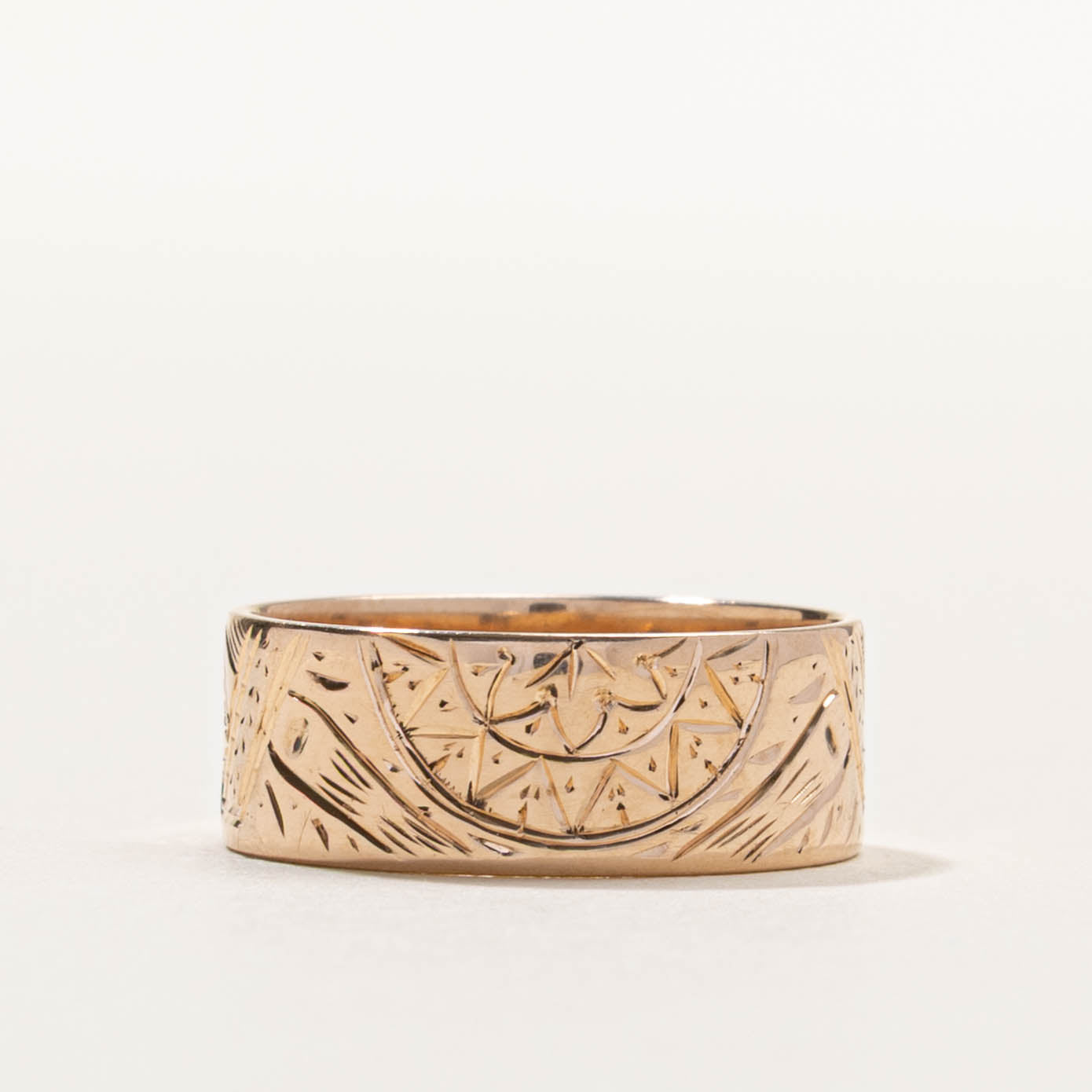 10k Solar Engraved Band | 6.55mm | SZ 5.75