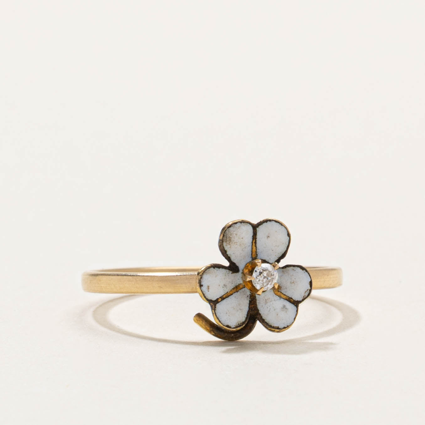 14k Antique Diamond & Enamel White Flower Ring | SZ 6.5