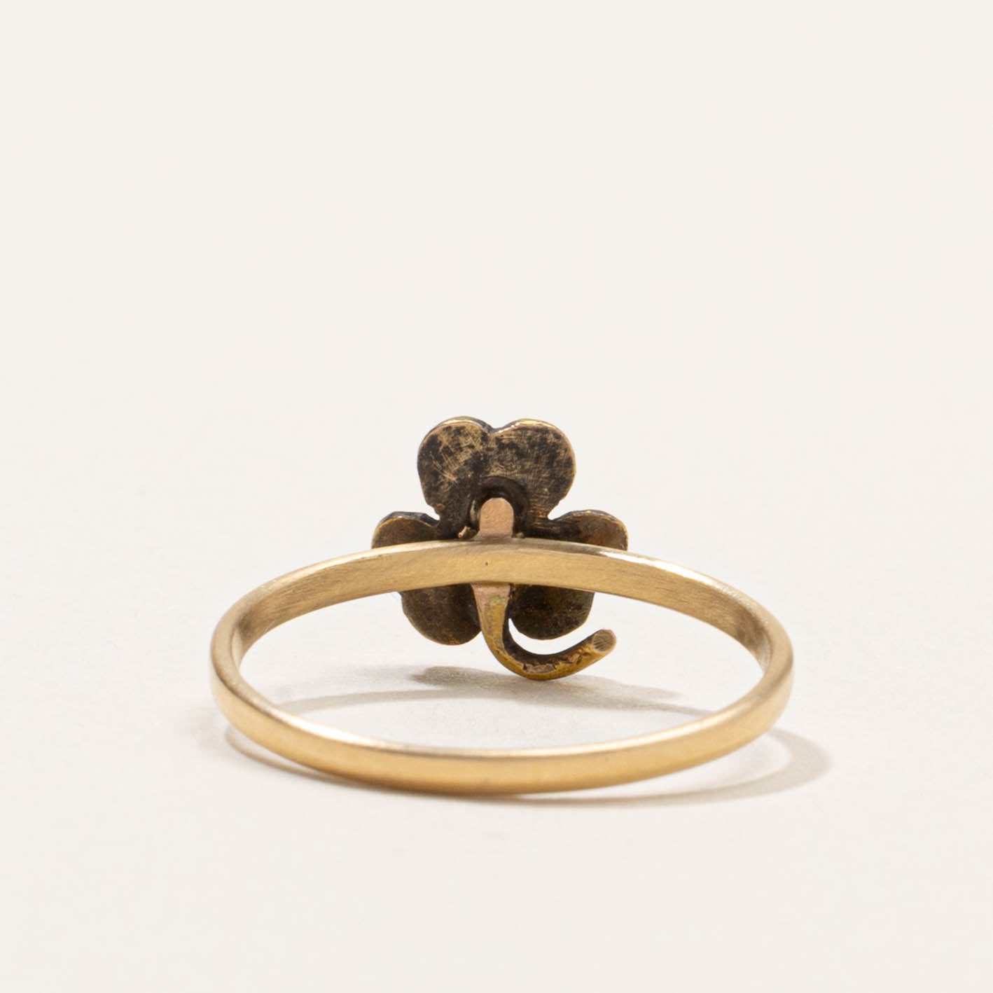 14k Antique Diamond & Enamel White Flower Ring | SZ 6.5