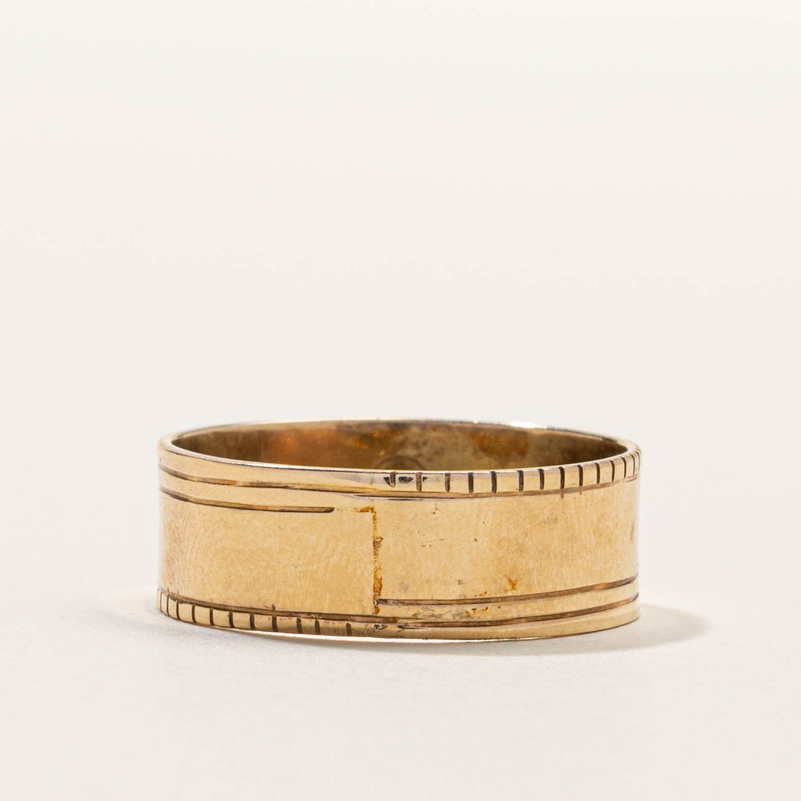 14k Bezel Set Pearl Band | 7.65mm | SZ 10