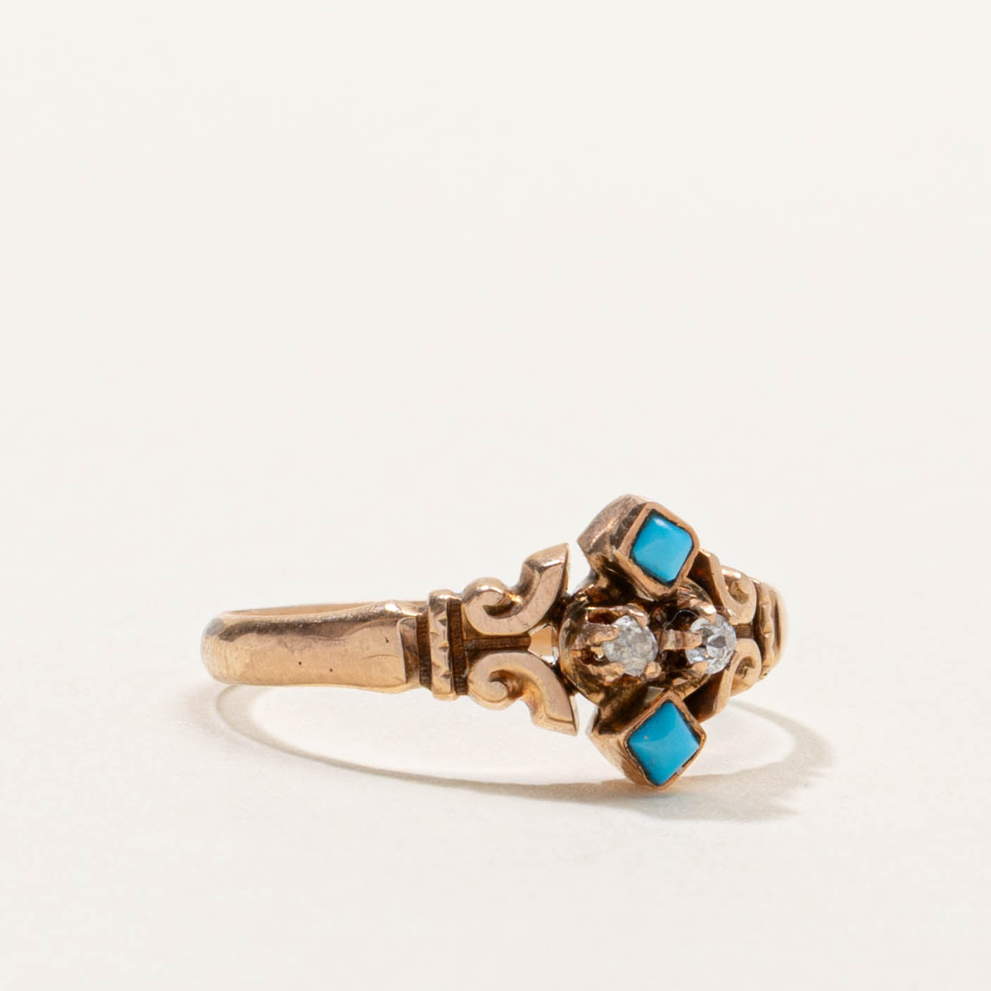 10k Turquoise and Diamond Fluted Ring | 0.03ctw, 0.03ctw | SZ 6.5