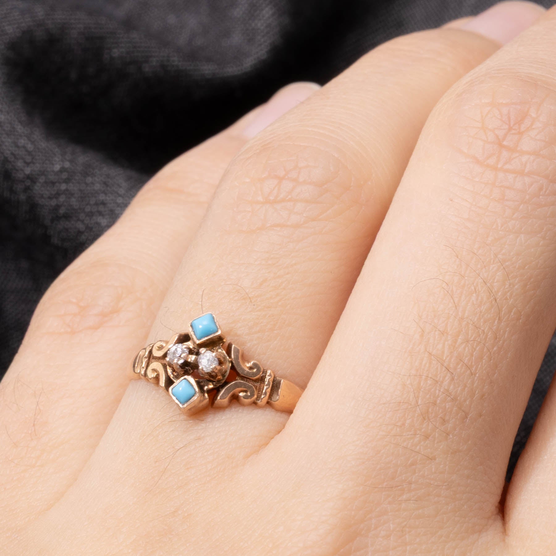 10k Turquoise and Diamond Fluted Ring | 0.03ctw, 0.03ctw | SZ 6.5