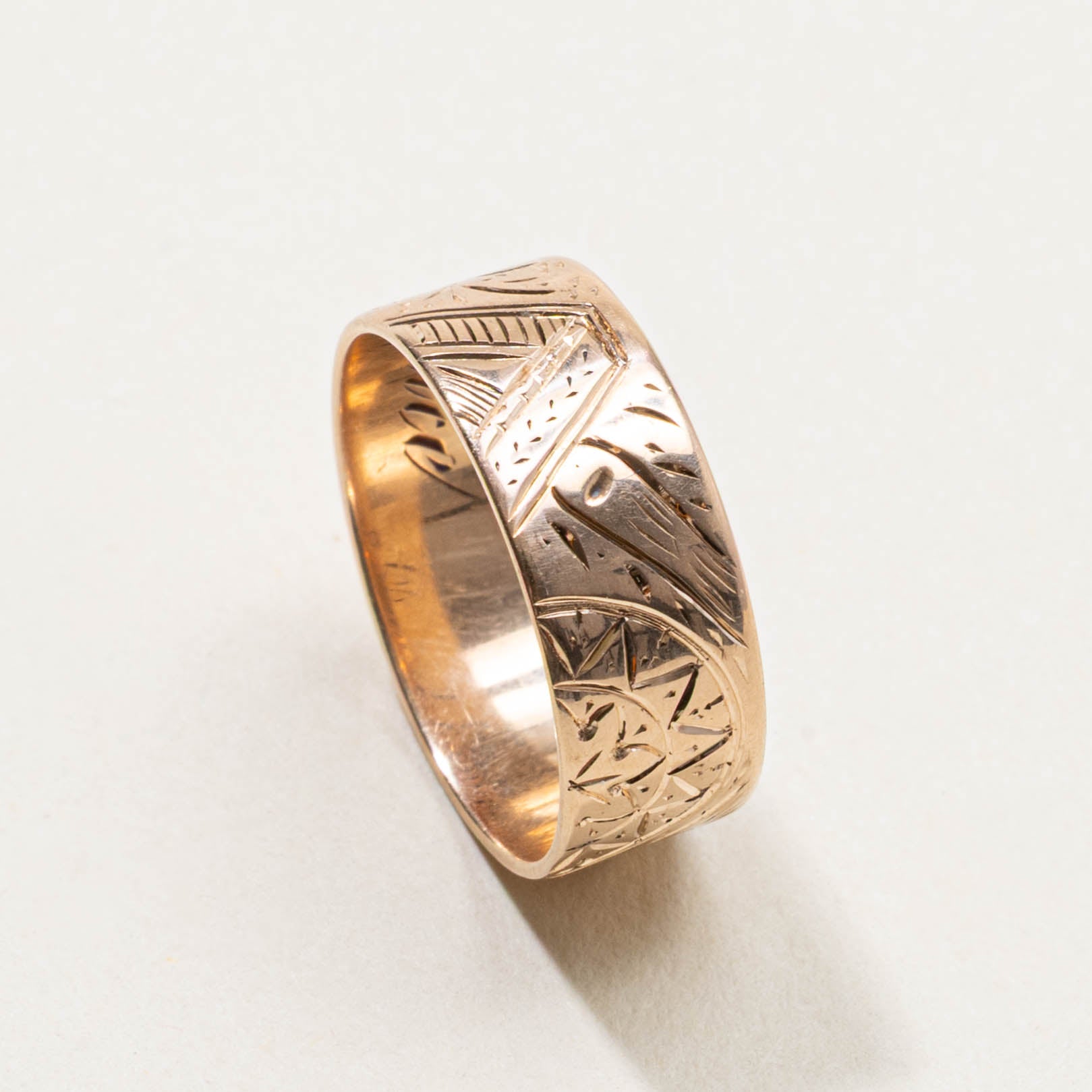 10k Solar Engraved Band | 6.55mm | SZ 5.75