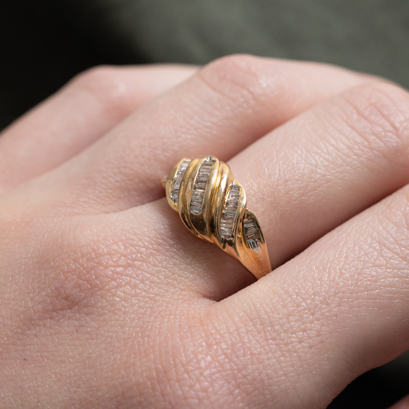 10k Multi Row Diamond Grooved Croissant Ring | 0.20ctw | SZ 7.75