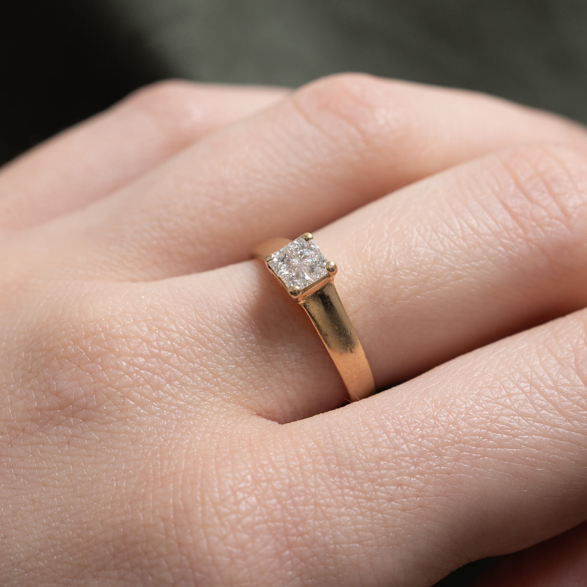 14k Invisible Set Princess Cut Diamond Ring | 0.25ctw | SZ 6.5