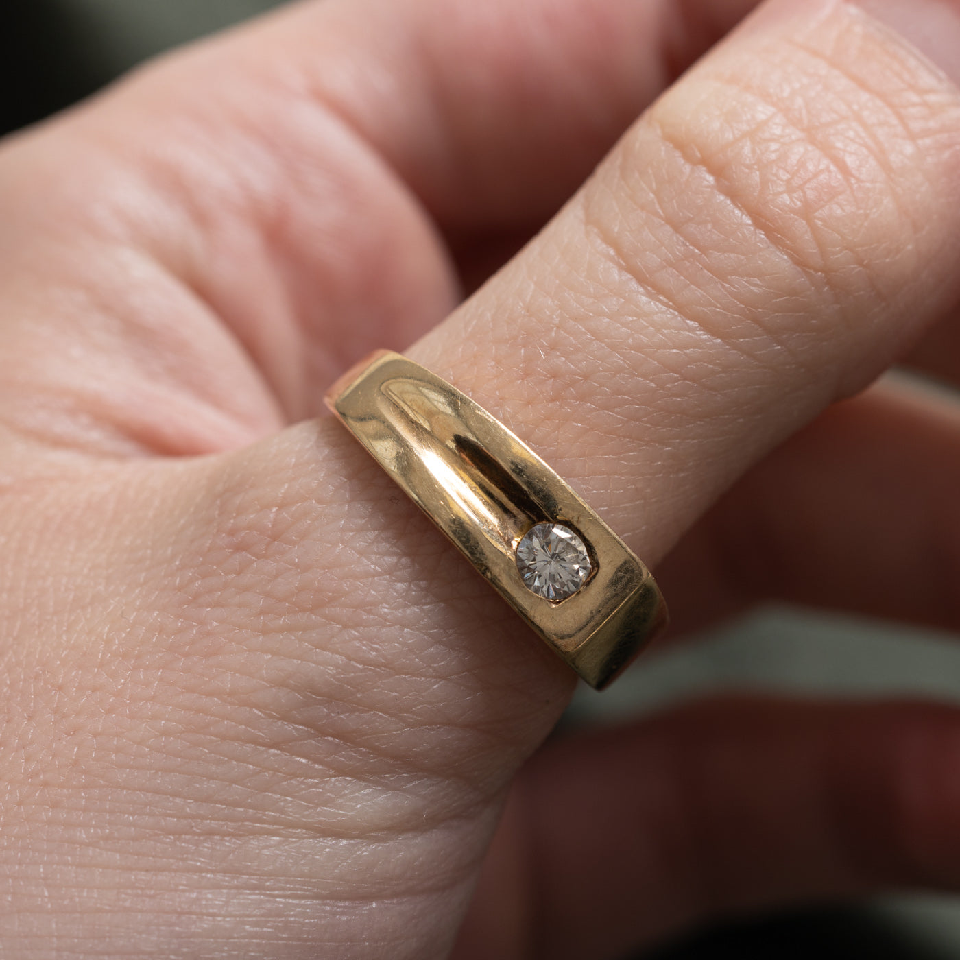 10k Side Set Diamond Grooved Ring | 0.25ct | SZ 10