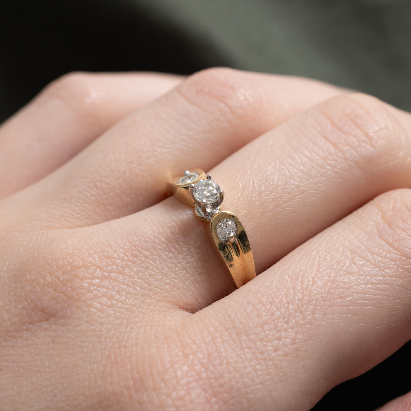 14k Three Stone Diamond Grooved Ring | 0.36ctw | SZ 6.75