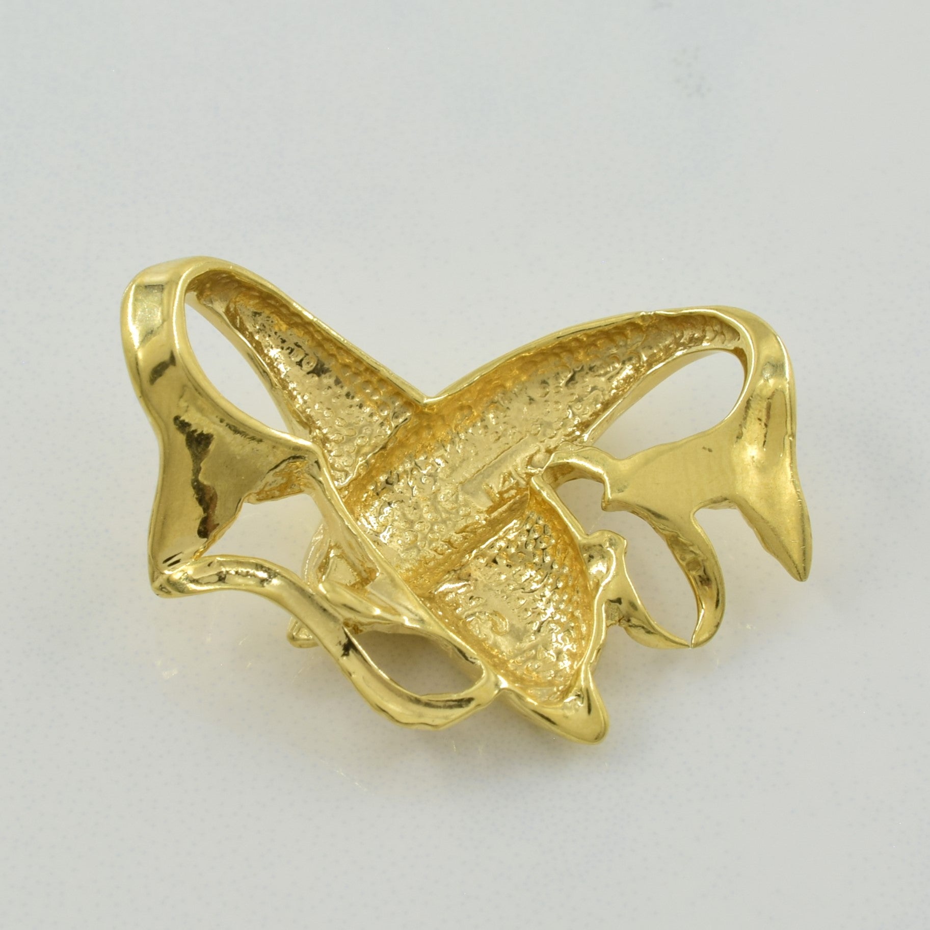 14k Yellow Gold Double Dolphin Pendant |