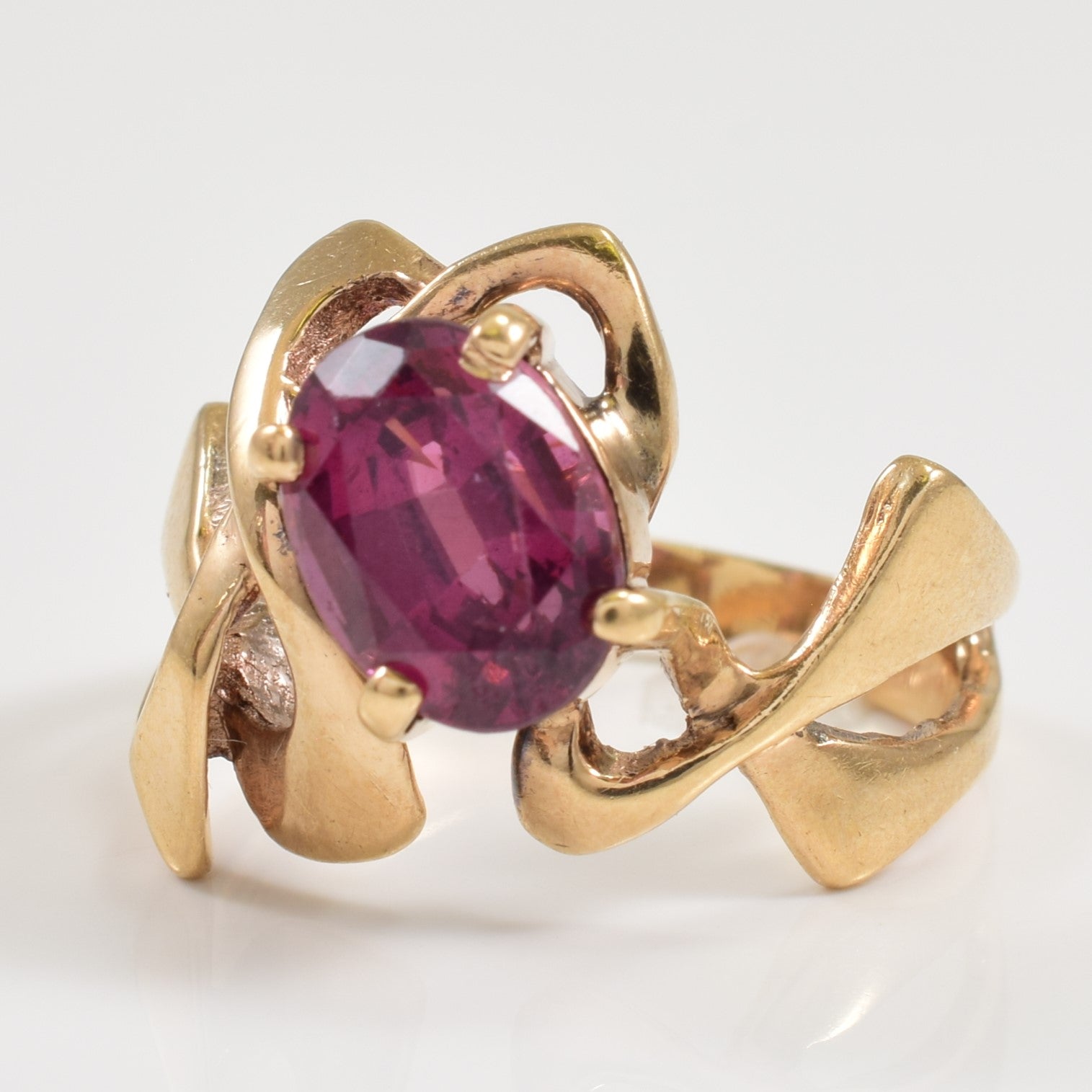 Abstract Garnet Ring | 2.20ct | SZ 5.25 |