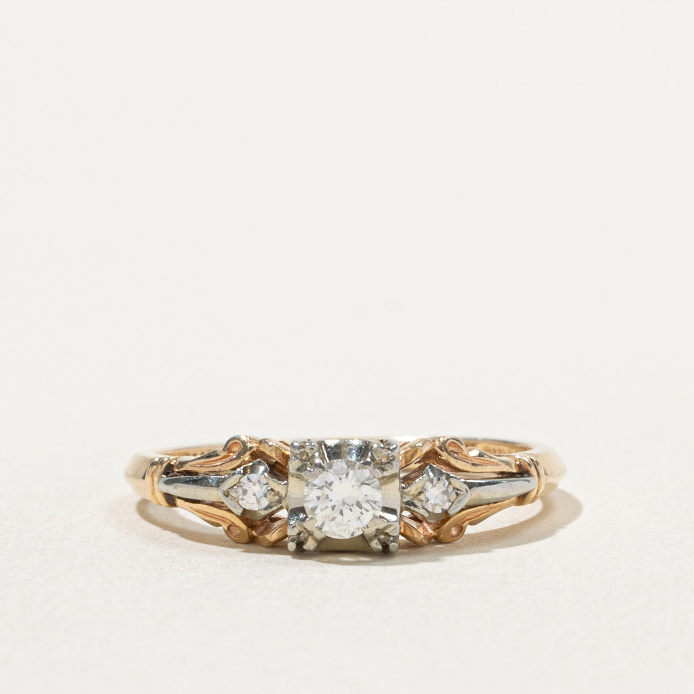 'Bluebird' Illusion Set Diamond Scrollwork Ring | 0.18ctw | SZ 6.5
