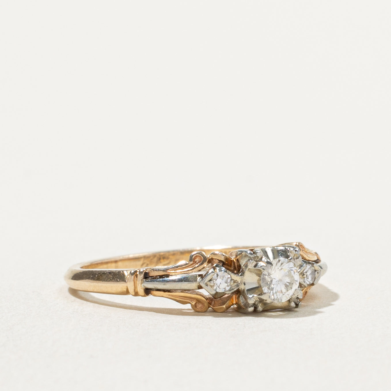 'Bluebird' Illusion Set Diamond Scrollwork Ring | 0.18ctw | SZ 6.5