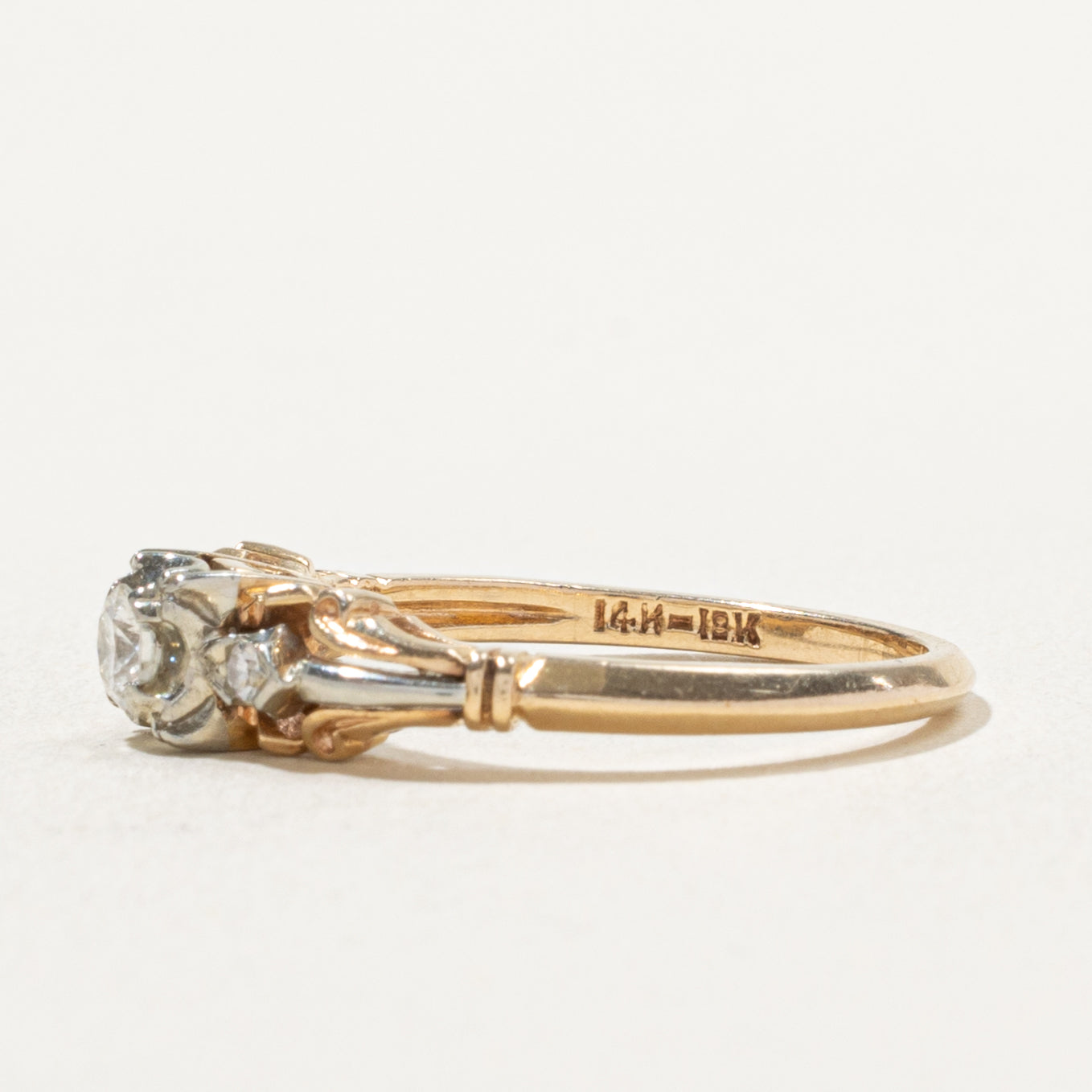 'Bluebird' Illusion Set Diamond Scrollwork Ring | 0.18ctw | SZ 6.5