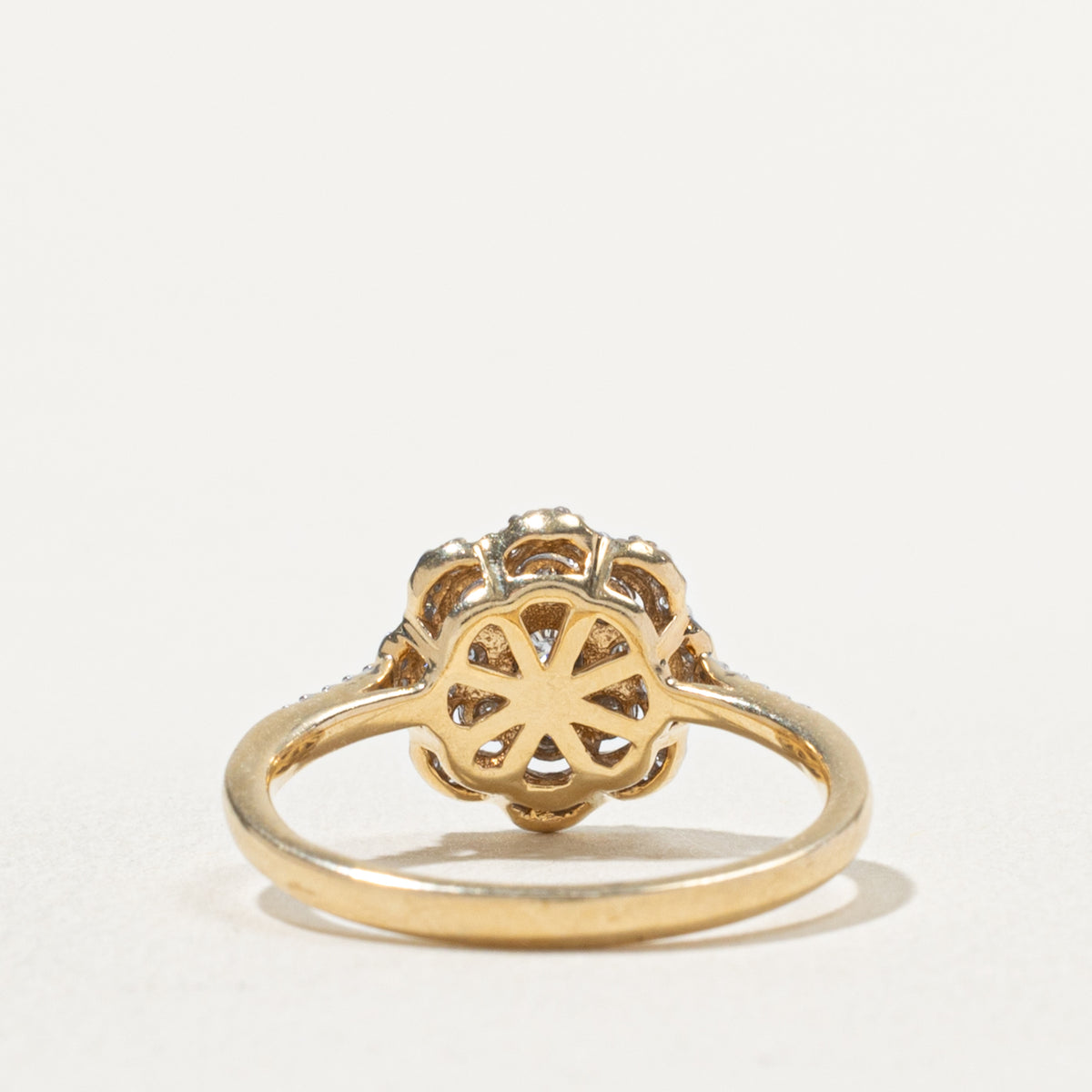 10k Illusion Set Diamond Scalloped Cluster Ring | 0.18ctw | SZ 7