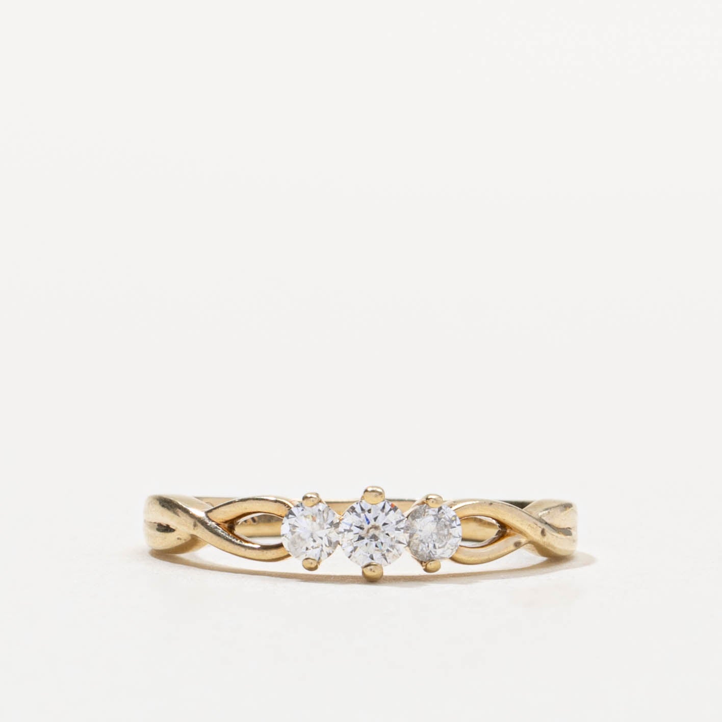 10k Three Stone Diamond Twisted Ring | 0.25ctw | SZ 5.25