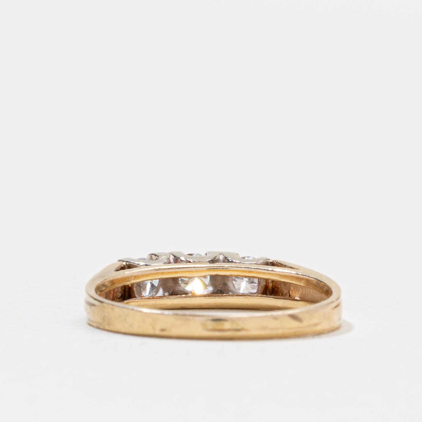 14k Three Stone Diamond Grooved Ring | 0.24ctw | SZ 3.75