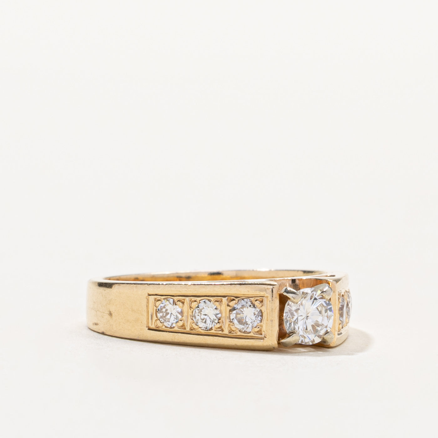 14k Flush Set Diamond Ring | 0.25ct VS1 H/I, 0.25ctw | SZ 5.25