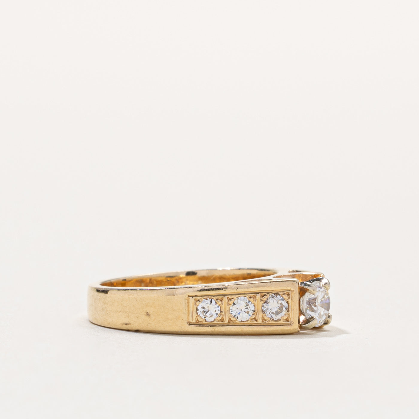 14k Flush Set Diamond Ring | 0.25ct VS1 H/I, 0.25ctw | SZ 5.25