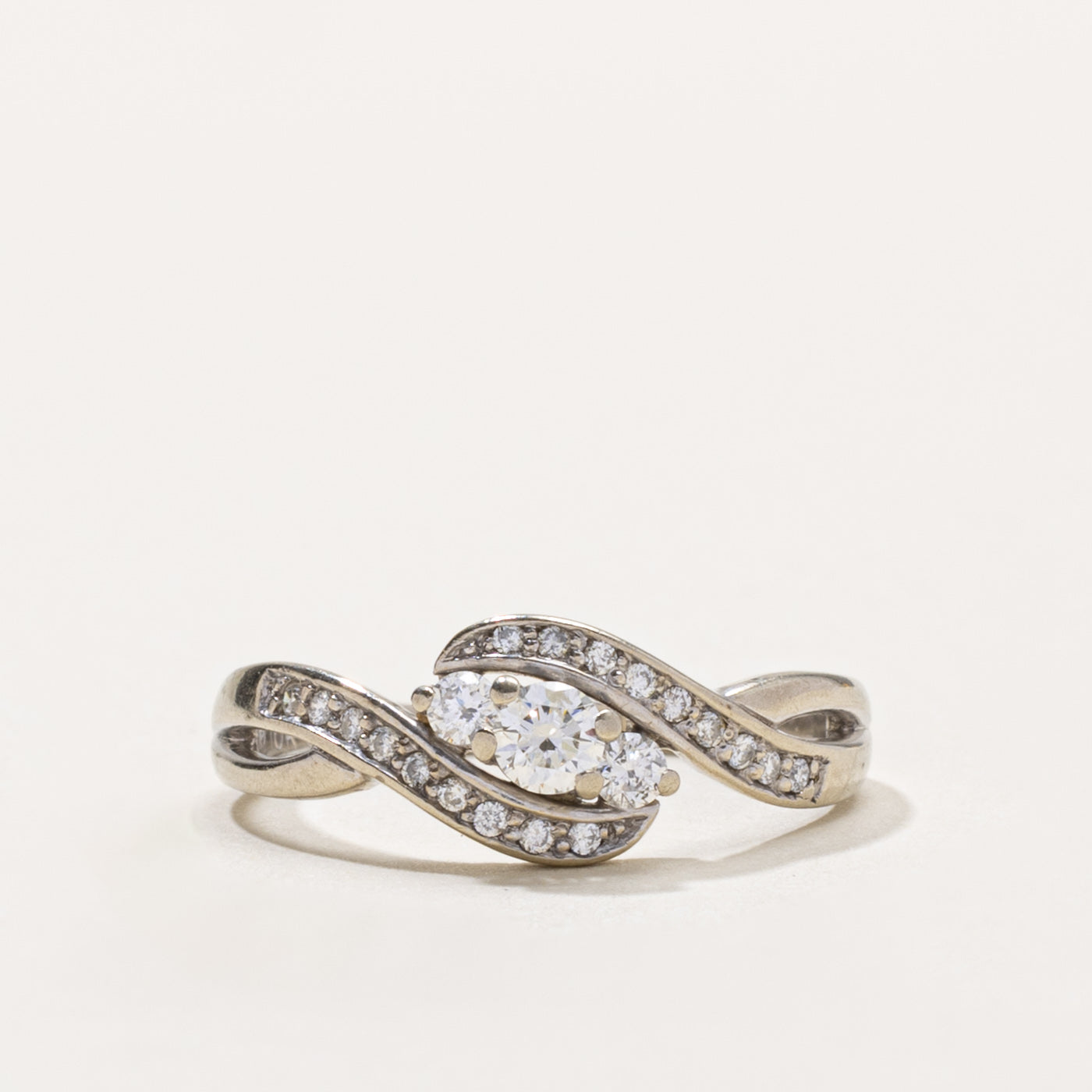 10k Semi-Eternity Diamond Twisted Ring | 0.30ctw | SZ 7