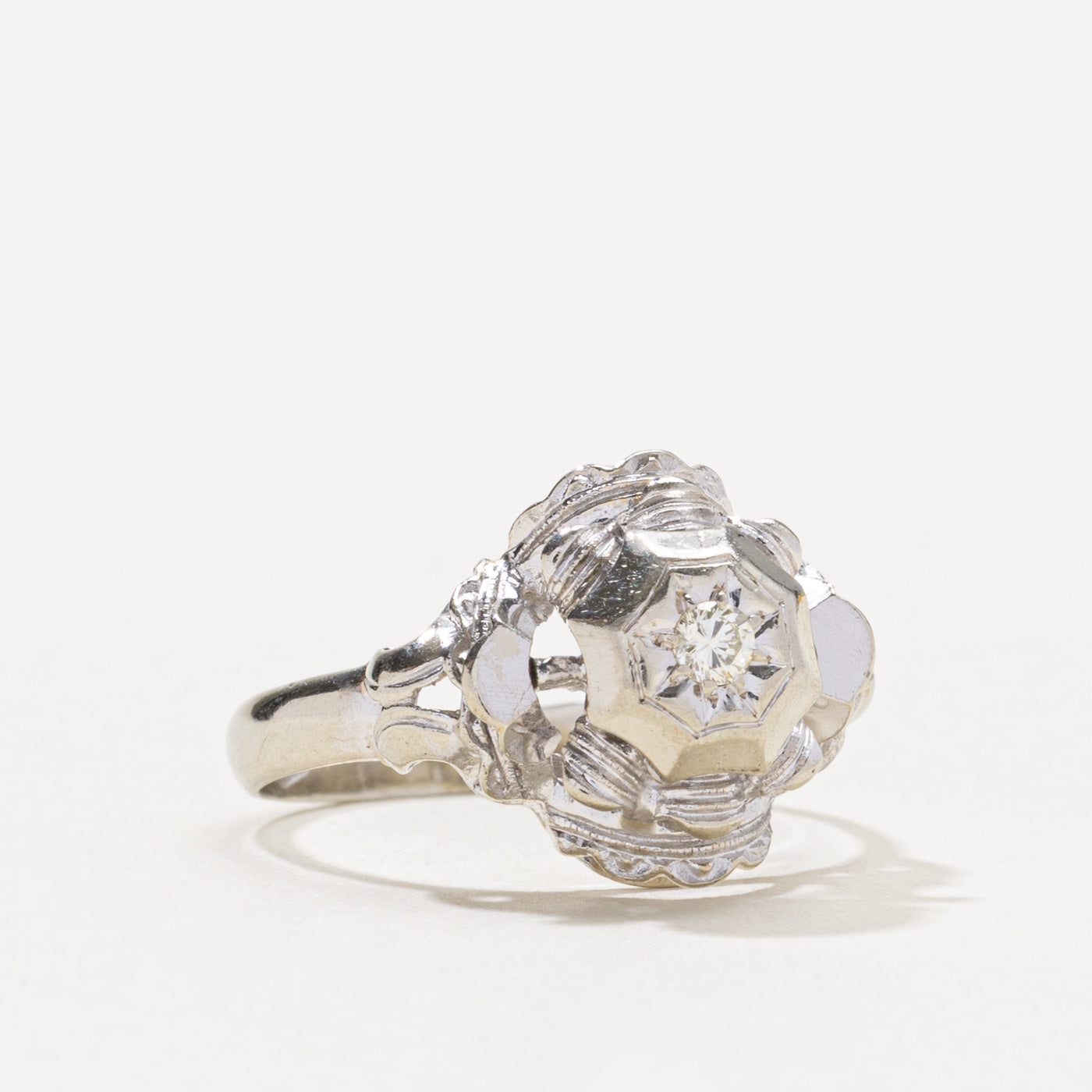 18k Illusion Set Diamond Scalloped Ring | 0.08ctw | SZ 8.5