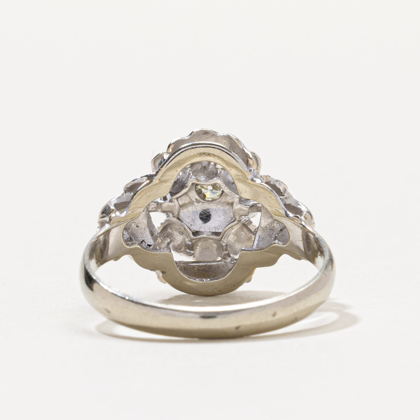 18k Illusion Set Diamond Scalloped Ring | 0.08ctw | SZ 8.5