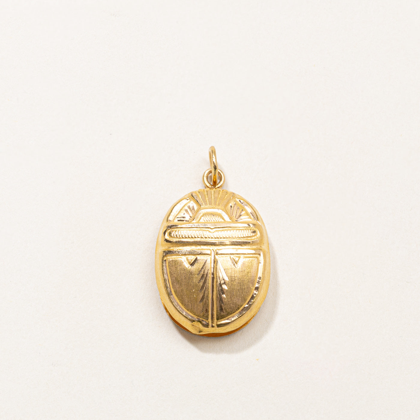 20k Scarab Engraved Pendant