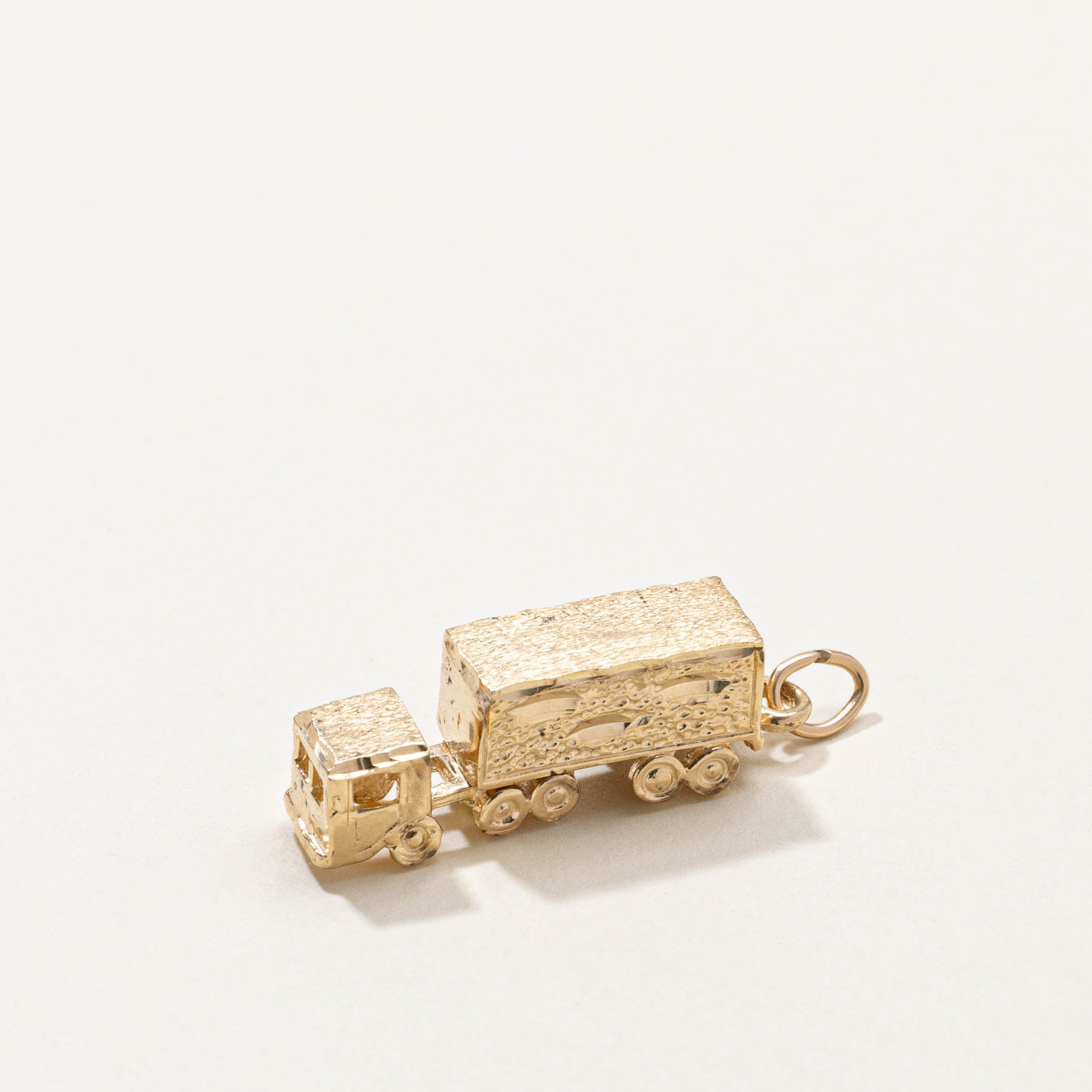 10k Semi Trailer Truck Charm