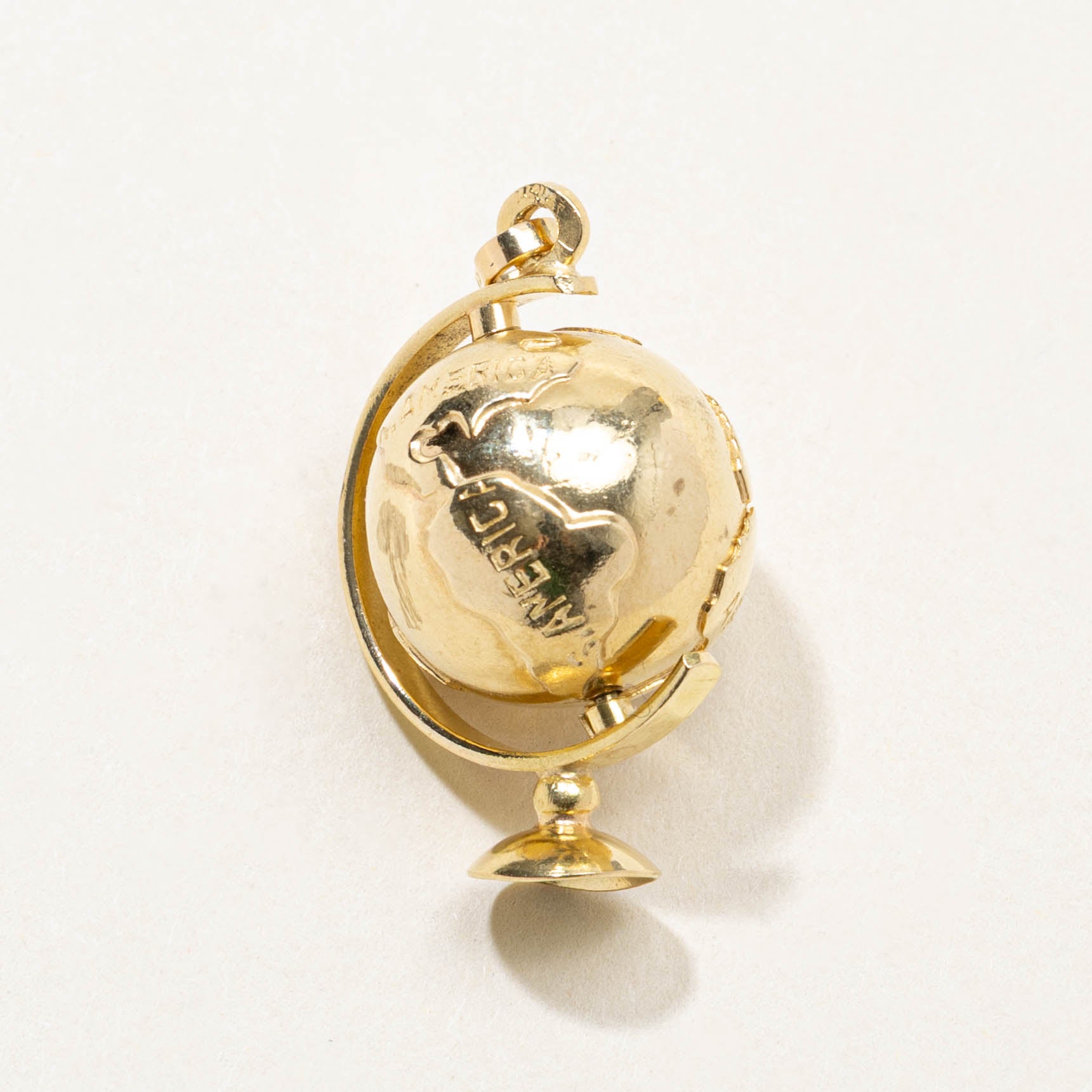 18k Globe Charm