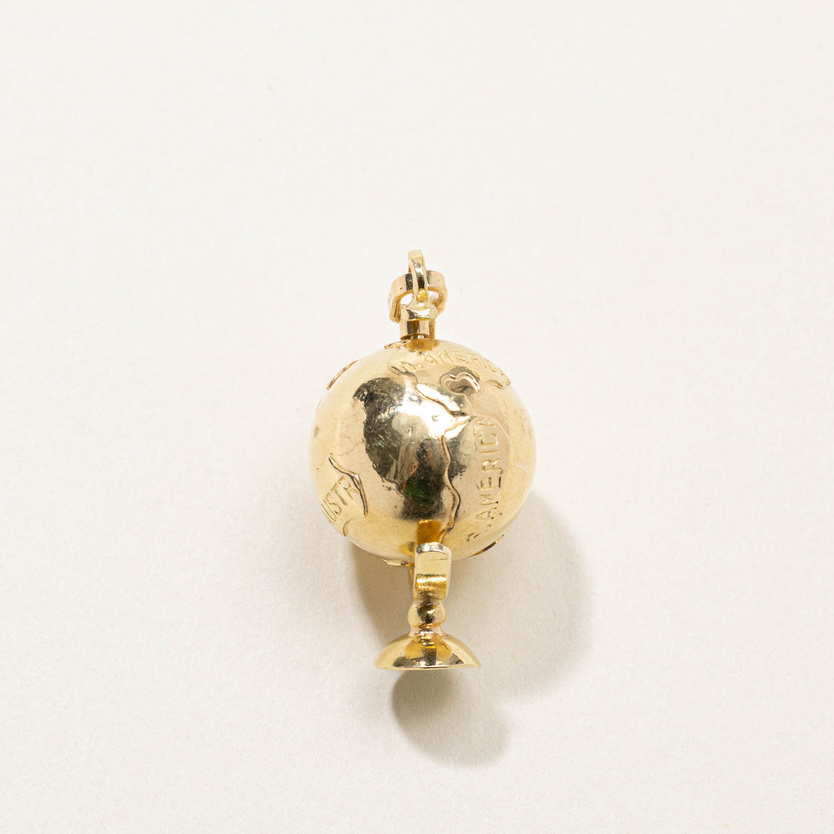18k Globe Charm