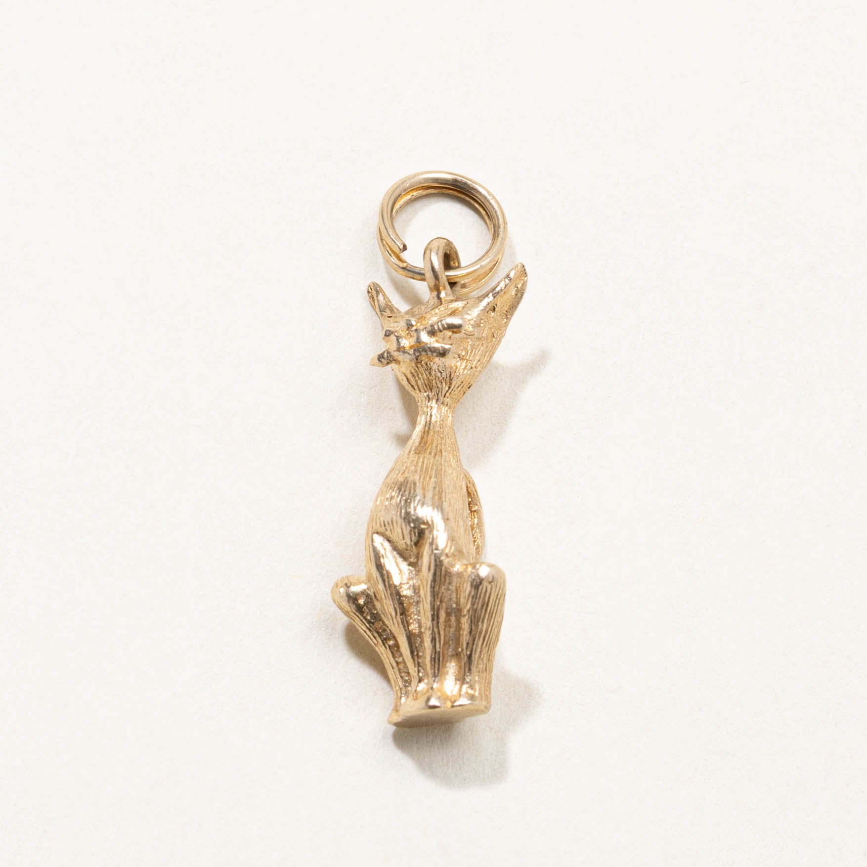 10k Sitting Cat Charm