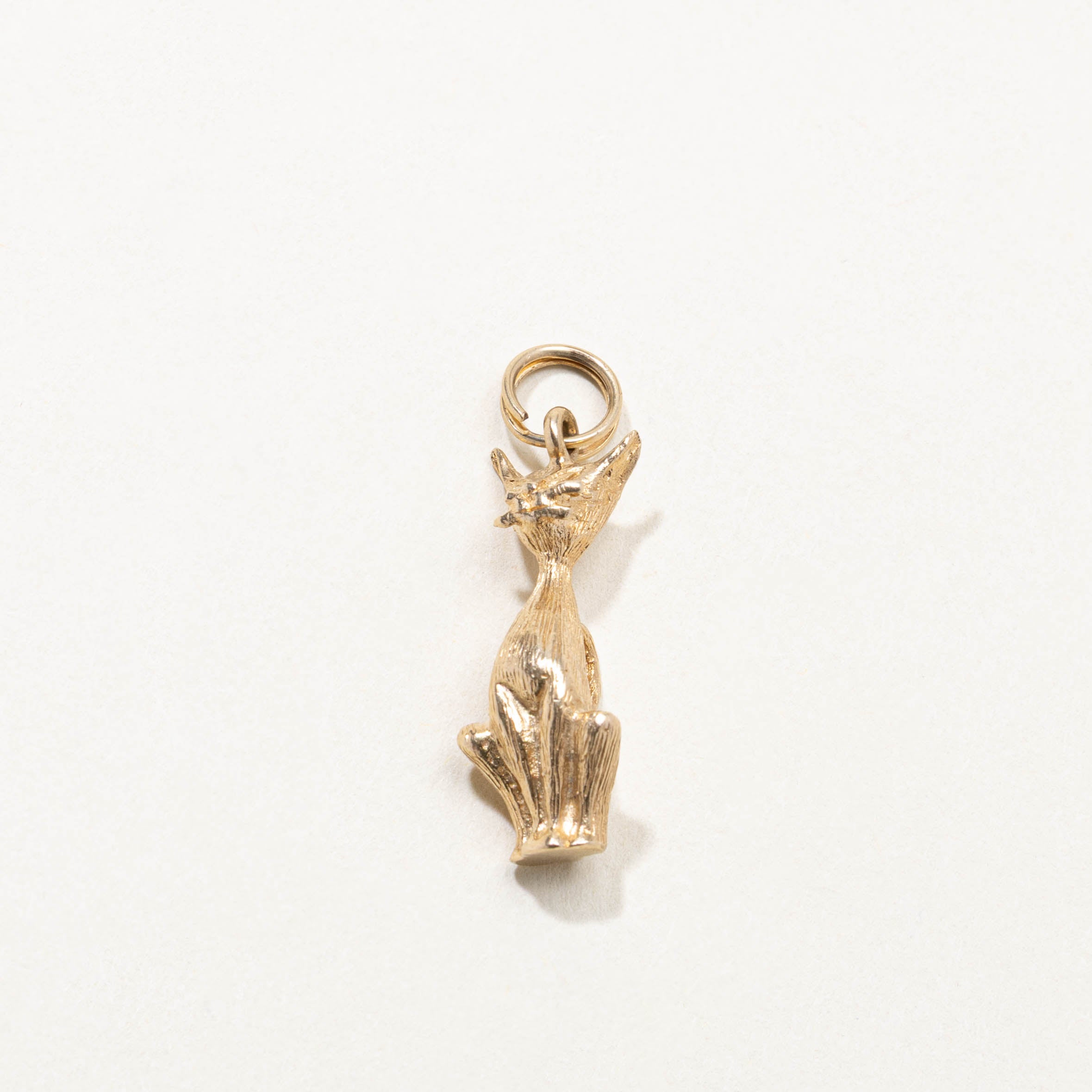 10k Sitting Cat Charm
