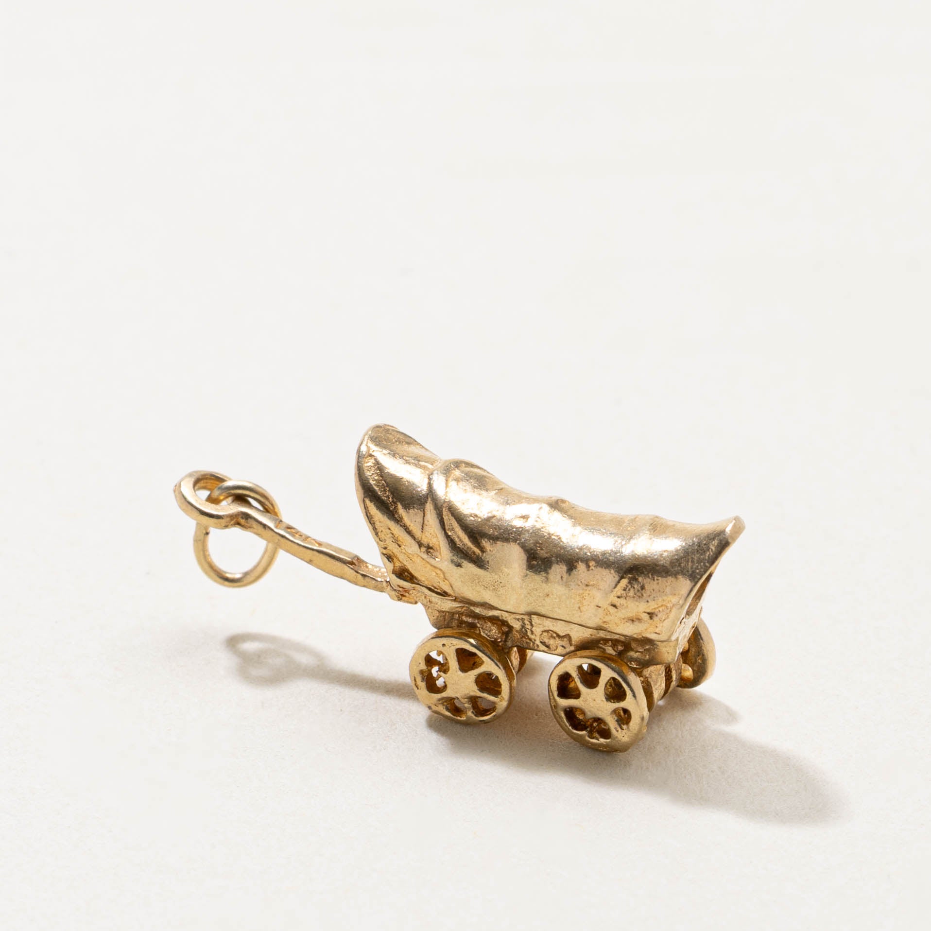 12k Gold Wagon Charm