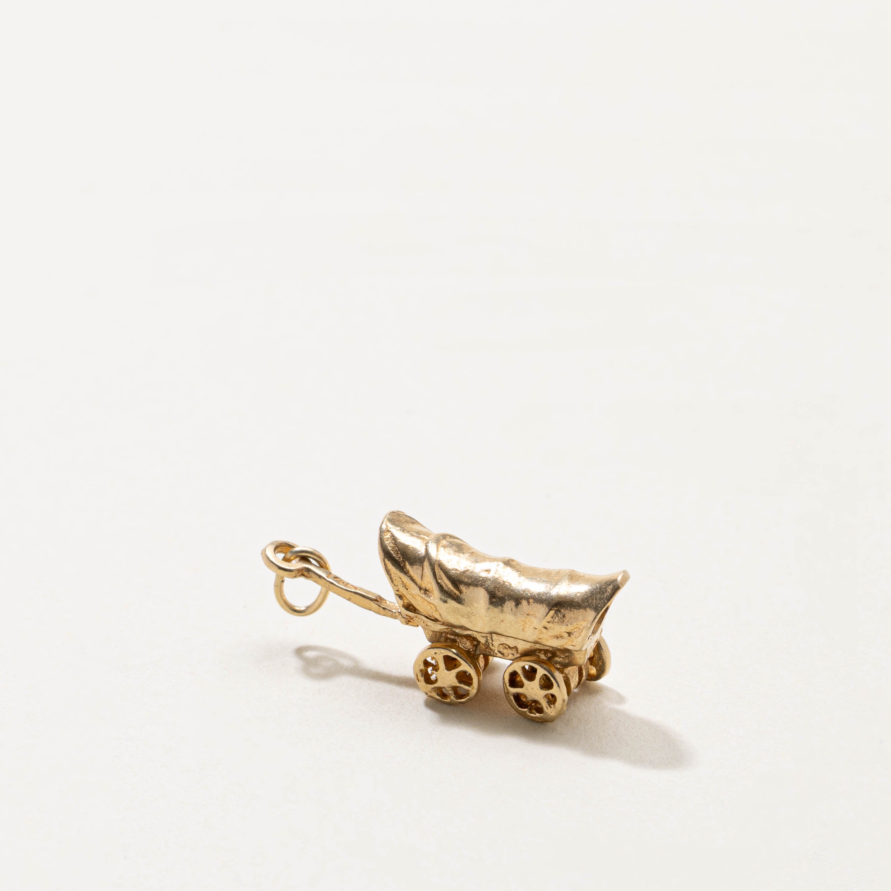 12k Gold Wagon Charm
