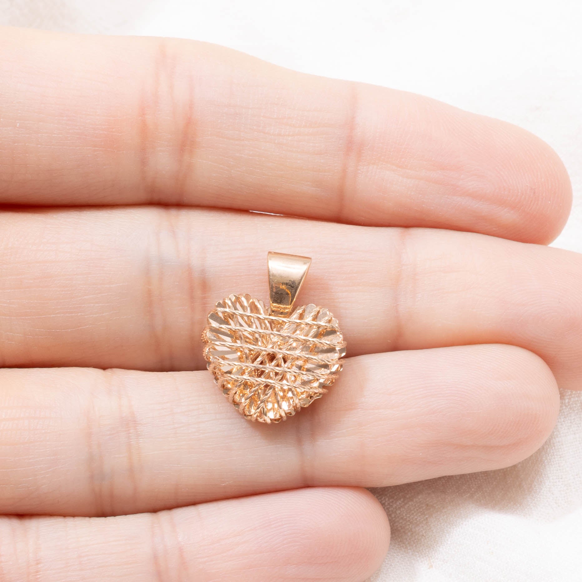 18k Woven Heart Pendant