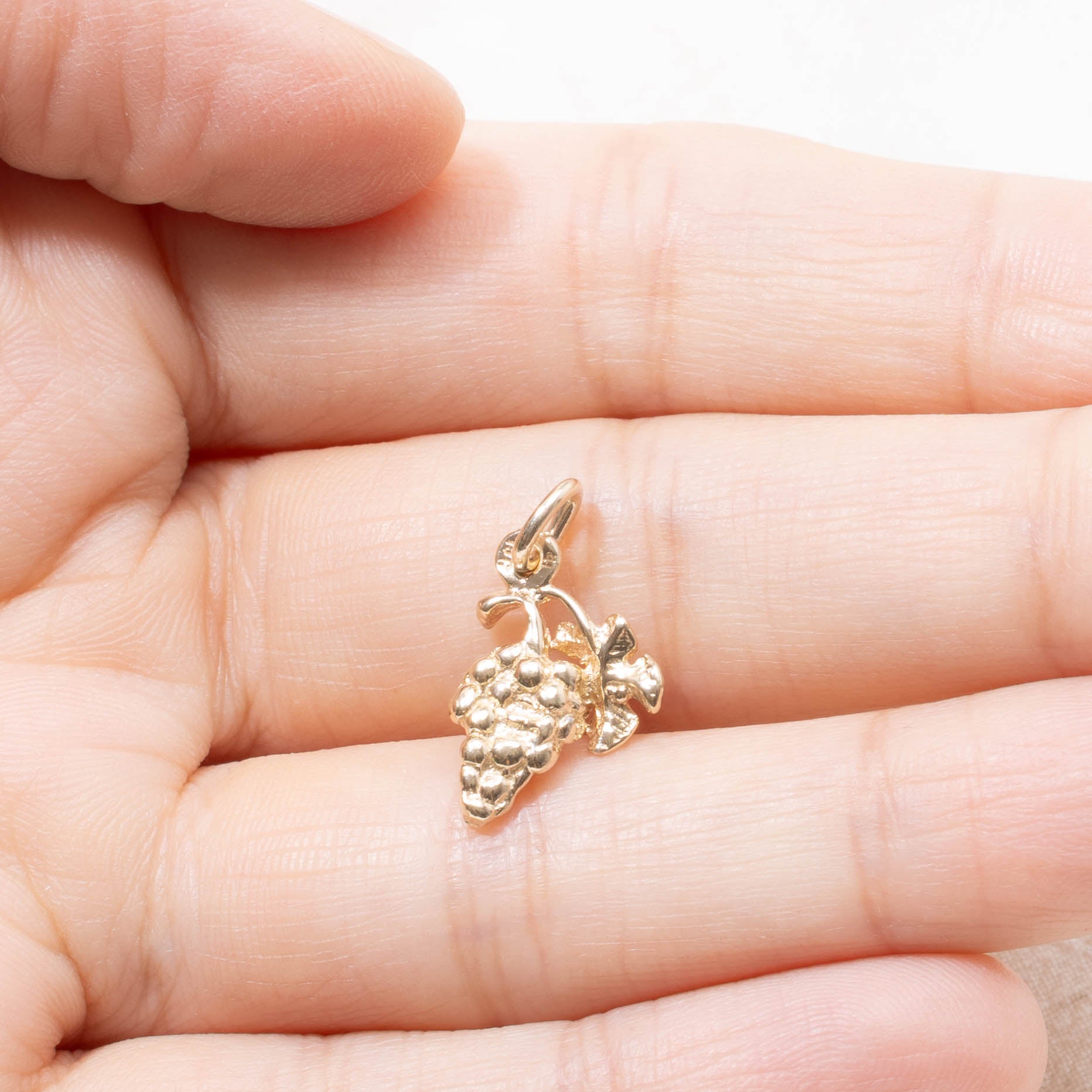 9k Grape Leaf Charm