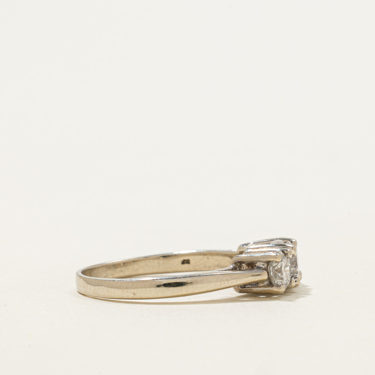 14k Three Stone Diamond Ring | 0.28ct | SZ 7